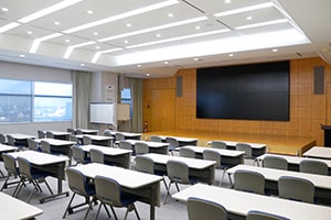 サムネイル 講堂